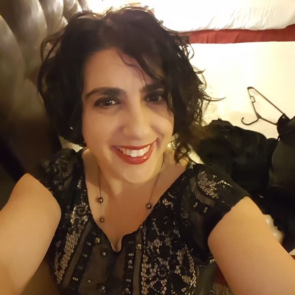 Meet your Posher, Gina - Picture 1 of 1